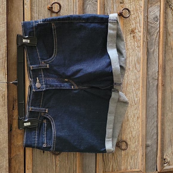 Levi's | Shorts | Levi Shorts Size 28 